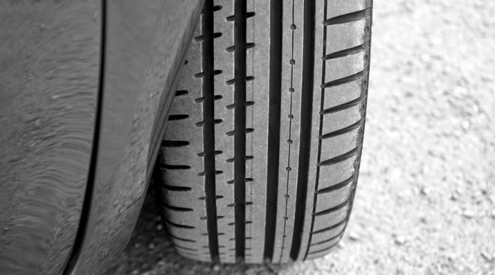 Contrôle continu des pneus, les conseils d'entretien automobile de OPEL à Saint-Doulchard