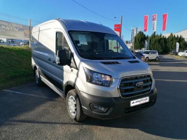 Voir le détail de l'offre de cette FORD Transit 2T Fg PE 390 L2H2 198 kW Batterie 75/68 kWh Trend Business de 2023 en vente à partir de 530.43 €  / mois