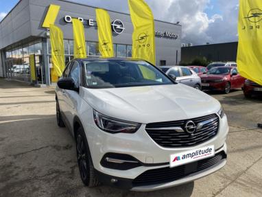 Voir le détail de l'offre de cette OPEL Grandland X Hybrid4 300ch Ultimate de 2020 en vente à partir de 239.63 €  / mois