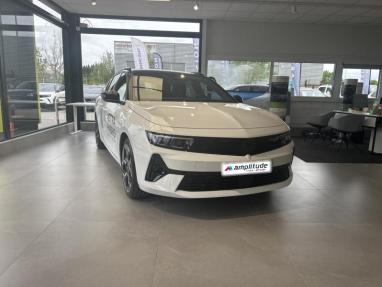 Voir le détail de l'offre de cette OPEL Astra Sports Tourer 1.2 Turbo Hybrid 136ch e-DCT 6 de 2024 en vente à partir de 32 999 €