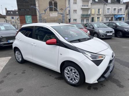 TOYOTA Aygo 1.0 VVT-i 72ch x-play 5p MY20 à vendre à Orléans - Image n°3