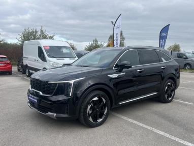 Voir le détail de l'offre de cette KIA Sorento 1.6 T-GDi 253ch PHEV Premium 4x4 7 places de 2024 en vente à partir de 478.7 €  / mois